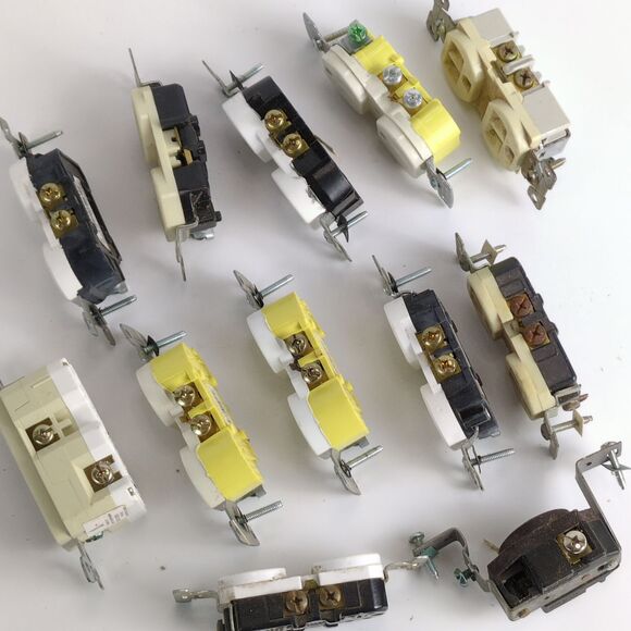 Vtg Lot 12 Wall Receptacles, Residential-Grade Outlets, Duplex Leviton Hubbel+ - Picture 8 of 9